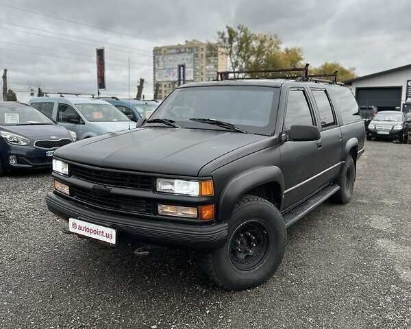 Серый Шевроле Субурбан, объемом двигателя 7.45 л и пробегом 565 тыс. км за 12000 $, фото 1 на Automoto.ua