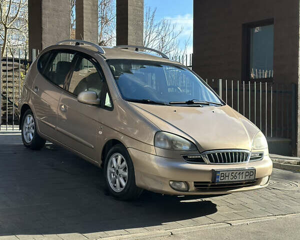 Бежевый Шевроле Такума, объемом двигателя 2 л и пробегом 178 тыс. км за 3100 $, фото 1 на Automoto.ua