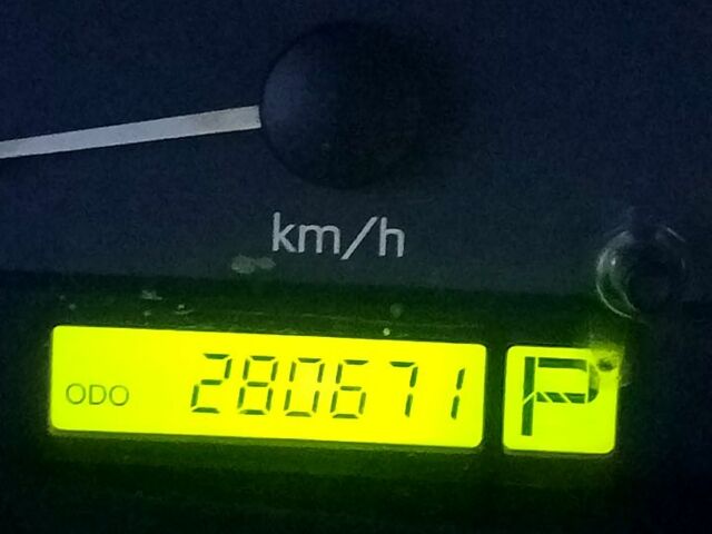 Черный Шевроле Такума, объемом двигателя 2 л и пробегом 280 тыс. км за 3500 $, фото 1 на Automoto.ua