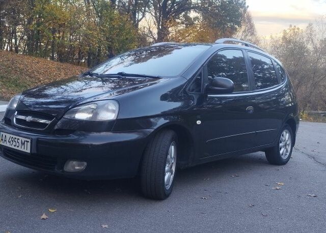 Черный Шевроле Такума, объемом двигателя 2 л и пробегом 261 тыс. км за 3999 $, фото 1 на Automoto.ua