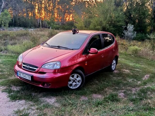 Красный Шевроле Такума, объемом двигателя 1.6 л и пробегом 305 тыс. км за 1750 $, фото 1 на Automoto.ua