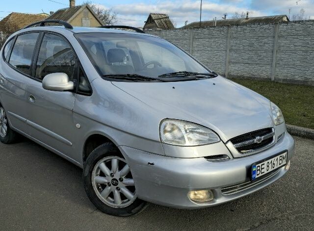 Серый Шевроле Такума, объемом двигателя 2 л и пробегом 222 тыс. км за 2600 $, фото 1 на Automoto.ua