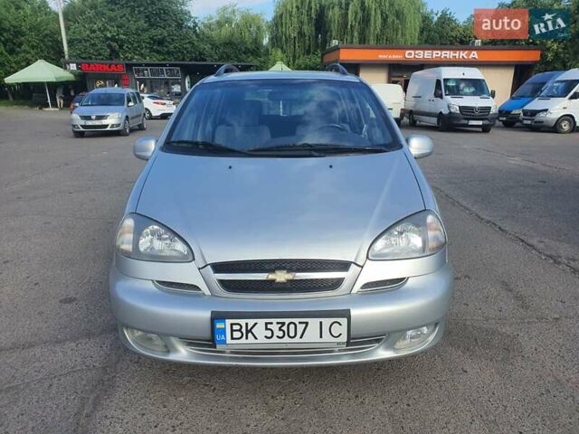 Серый Шевроле Такума, объемом двигателя 2 л и пробегом 115 тыс. км за 4680 $, фото 1 на Automoto.ua