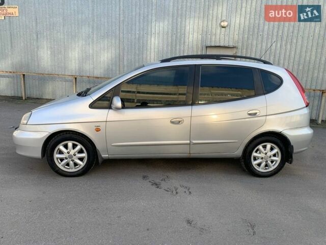 Серый Шевроле Такума, объемом двигателя 2 л и пробегом 243 тыс. км за 2950 $, фото 1 на Automoto.ua