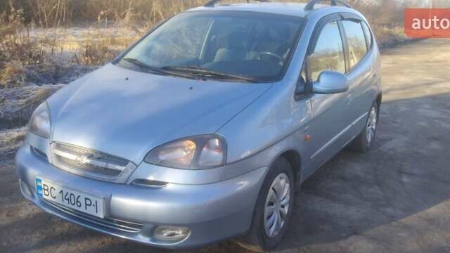 Серый Шевроле Такума, объемом двигателя 2 л и пробегом 220 тыс. км за 2499 $, фото 1 на Automoto.ua