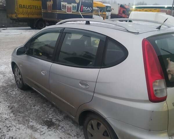 Серый Шевроле Такума, объемом двигателя 2 л и пробегом 133 тыс. км за 4100 $, фото 1 на Automoto.ua