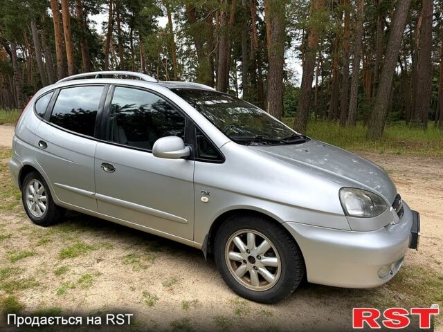 Серый Шевроле Такума, объемом двигателя 2 л и пробегом 185 тыс. км за 3250 $, фото 1 на Automoto.ua