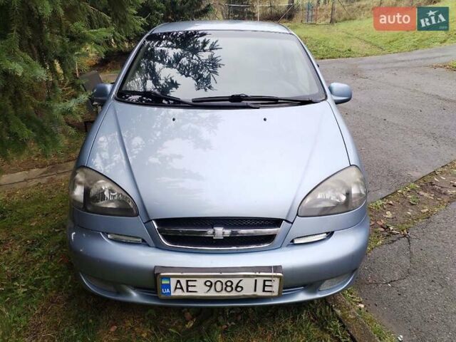 Серый Шевроле Такума, объемом двигателя 1.6 л и пробегом 258 тыс. км за 3500 $, фото 1 на Automoto.ua