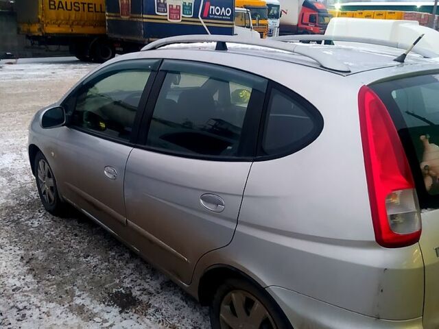 Серый Шевроле Такума, объемом двигателя 2 л и пробегом 1330 тыс. км за 4500 $, фото 1 на Automoto.ua