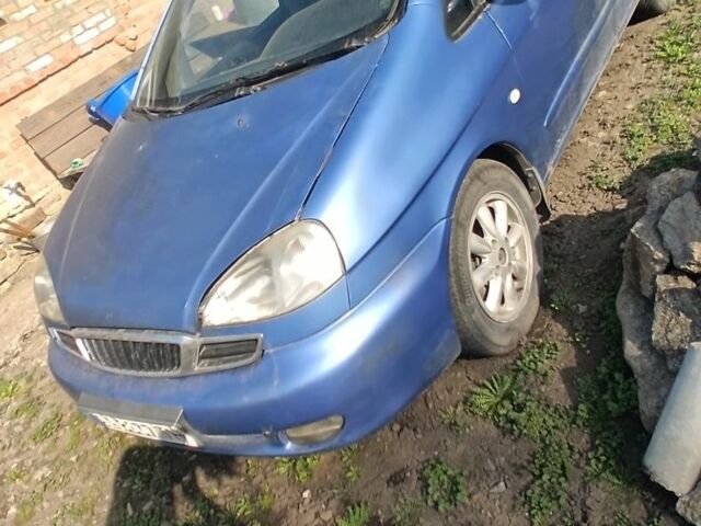 Синій Шевроле Такума, об'ємом двигуна 2 л та пробігом 300 тис. км за 677 $, фото 1 на Automoto.ua