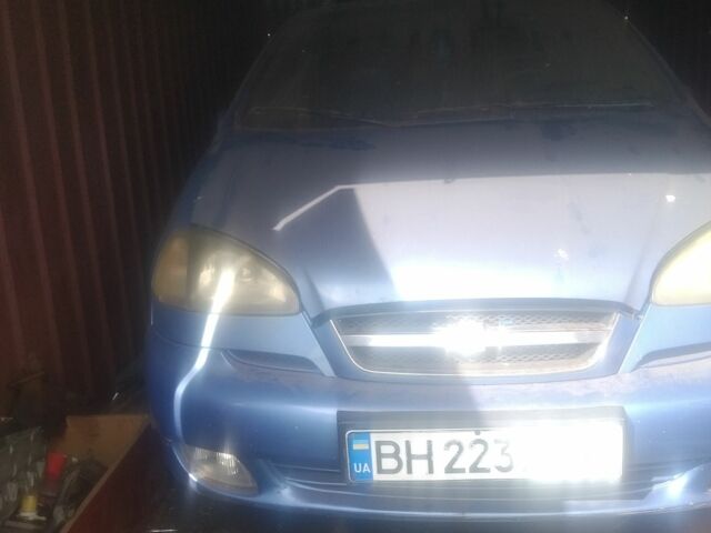 Синий Шевроле Такума, объемом двигателя 2 л и пробегом 400 тыс. км за 2000 $, фото 1 на Automoto.ua