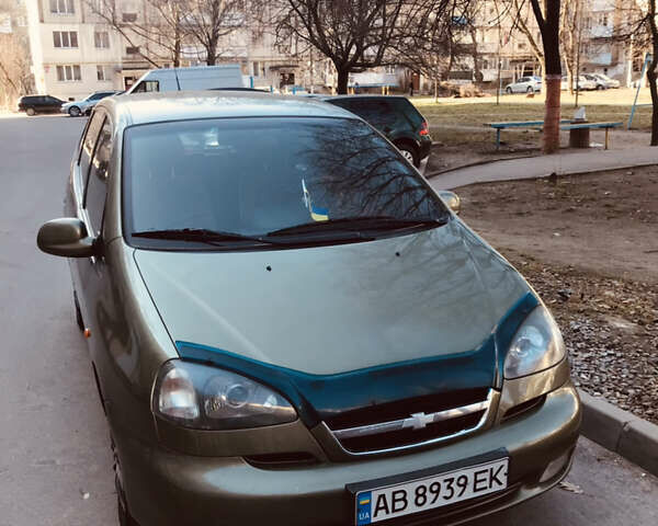 Зеленый Шевроле Такума, объемом двигателя 1.6 л и пробегом 275 тыс. км за 3000 $, фото 1 на Automoto.ua