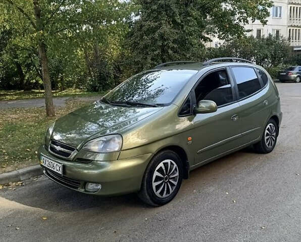 Зеленый Шевроле Такума, объемом двигателя 2 л и пробегом 210 тыс. км за 2850 $, фото 1 на Automoto.ua