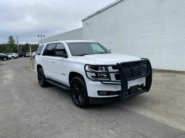 Шевроле Тахо 2018 в Одессе на Automoto.ua Белый Шевроле Тахо, объемом двигателя 6.2 л и пробегом 43 тыс. км за 13000 $, фото 1 на Automoto.ua