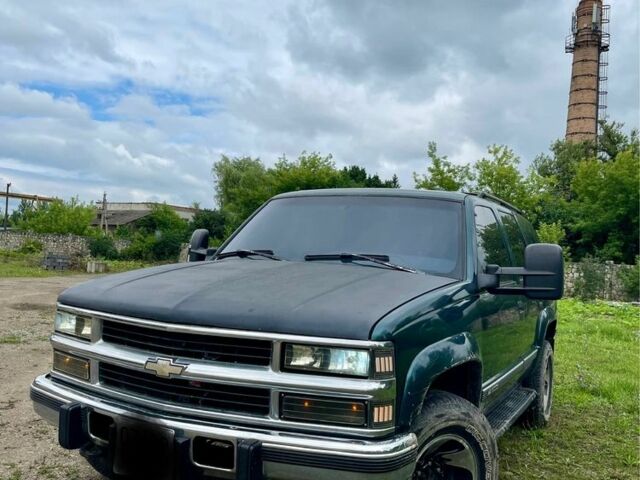 Зеленый Шевроле Тахо, объемом двигателя 5.7 л и пробегом 350 тыс. км за 6300 $, фото 1 на Automoto.ua