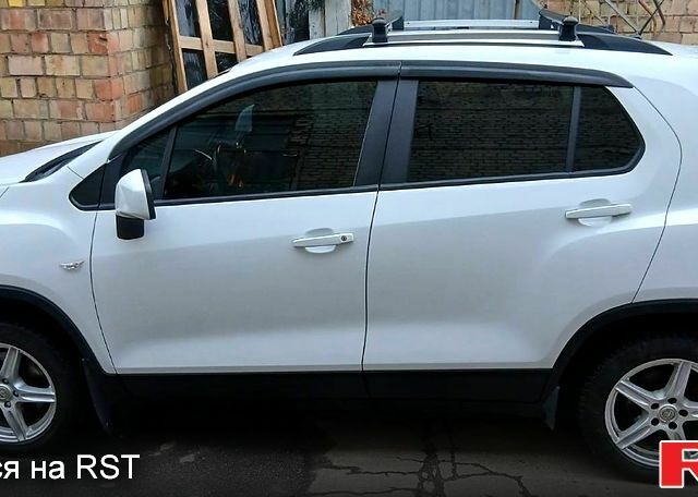 Білий Шевроле Трекер, об'ємом двигуна 1.8 л та пробігом 202 тис. км за 7800 $, фото 1 на Automoto.ua