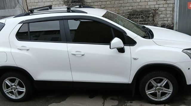 Белый Шевроле Трекер, объемом двигателя 1.8 л и пробегом 202 тыс. км за 7200 $, фото 1 на Automoto.ua