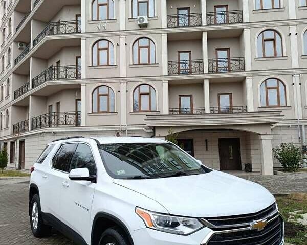 Белый Шевроле Траверс, объемом двигателя 3.56 л и пробегом 92 тыс. км за 23500 $, фото 1 на Automoto.ua