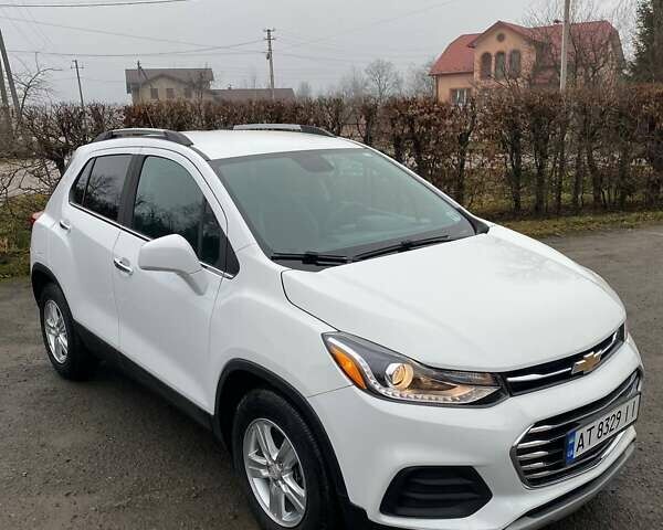 Белый Шевроле Trax, объемом двигателя 1.36 л и пробегом 76 тыс. км за 11850 $, фото 1 на Automoto.ua