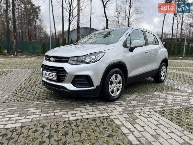 Серый Шевроле Trax, объемом двигателя 1.36 л и пробегом 104 тыс. км за 11300 $, фото 1 на Automoto.ua
