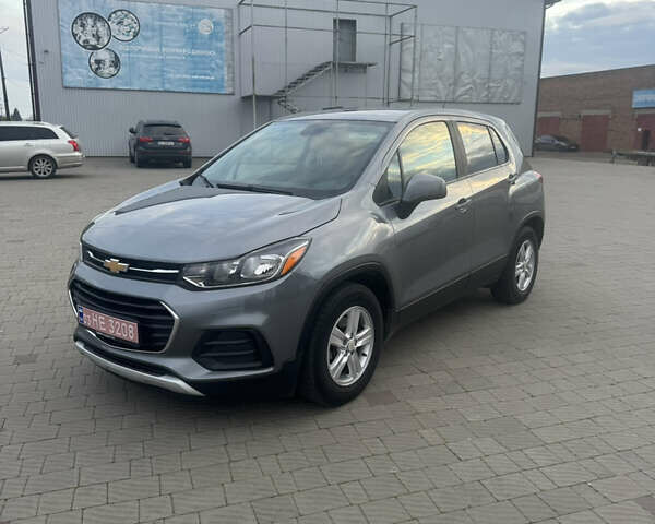 Серый Шевроле Trax, объемом двигателя 1.4 л и пробегом 202 тыс. км за 9600 $, фото 1 на Automoto.ua