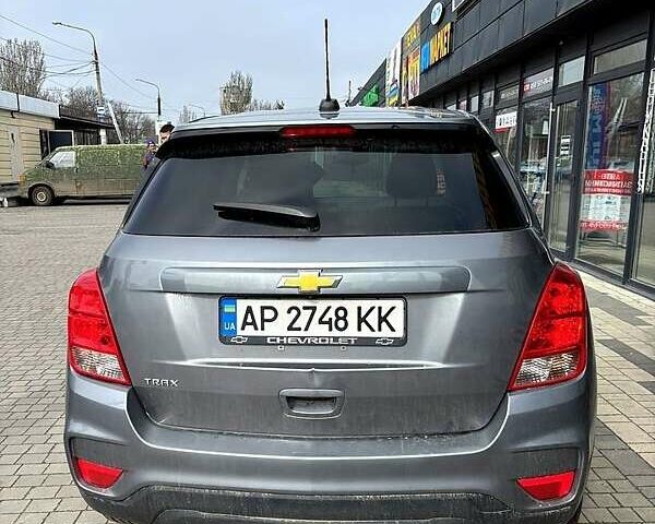 Сірий Шевроле Trax, об'ємом двигуна 1.4 л та пробігом 62 тис. км за 12000 $, фото 1 на Automoto.ua