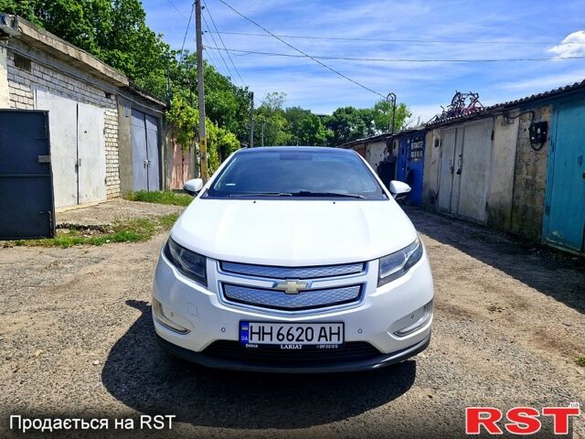 Белый Шевроле Вольт, объемом двигателя 1.4 л и пробегом 183 тыс. км за 8800 $, фото 1 на Automoto.ua