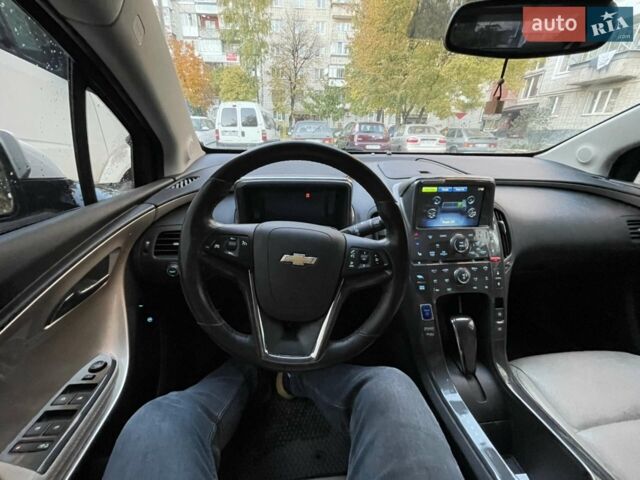 Белый Шевроле Вольт, объемом двигателя 1.4 л и пробегом 162 тыс. км за 9000 $, фото 1 на Automoto.ua