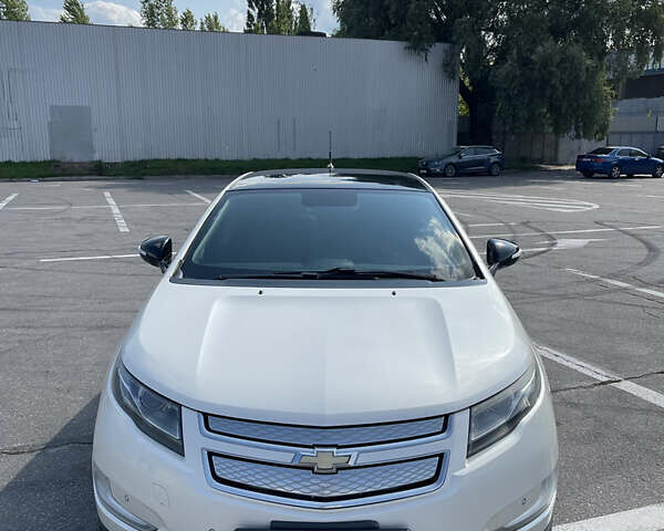 Білий Шевроле Вольт, об'ємом двигуна 1.4 л та пробігом 179 тис. км за 9425 $, фото 1 на Automoto.ua