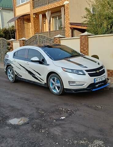 Белый Шевроле Вольт, объемом двигателя 1.4 л и пробегом 266 тыс. км за 9800 $, фото 1 на Automoto.ua