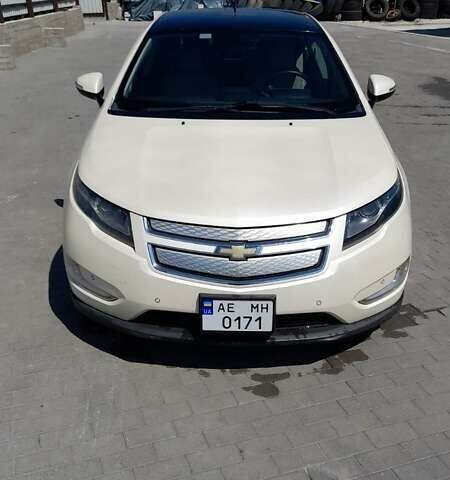 Белый Шевроле Вольт, объемом двигателя 1.4 л и пробегом 216 тыс. км за 8500 $, фото 1 на Automoto.ua