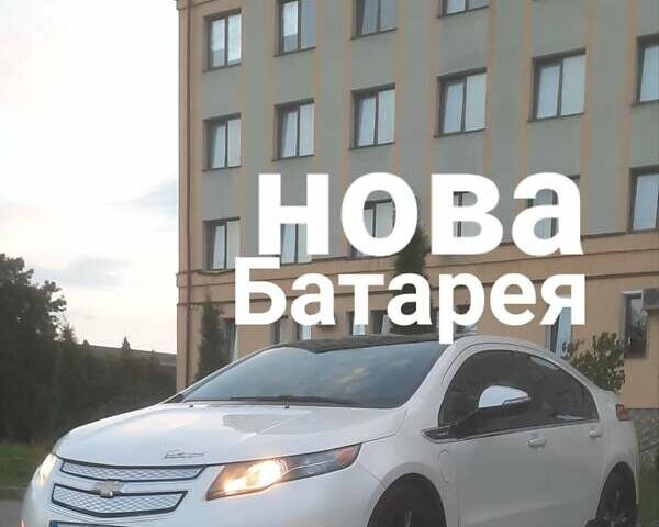 Белый Шевроле Вольт, объемом двигателя 1.4 л и пробегом 230 тыс. км за 13200 $, фото 1 на Automoto.ua