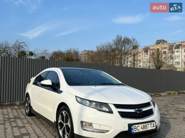 Белый Шевроле Вольт, объемом двигателя 1.4 л и пробегом 214 тыс. км за 11500 $, фото 1 на Automoto.ua