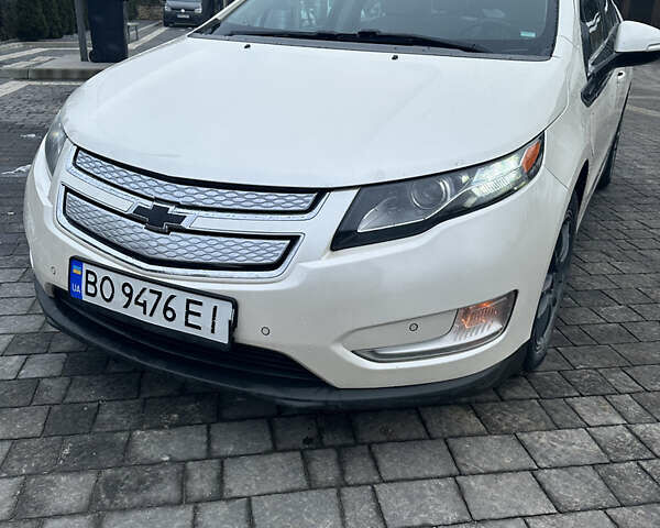 Белый Шевроле Вольт, объемом двигателя 1.4 л и пробегом 245 тыс. км за 8400 $, фото 1 на Automoto.ua