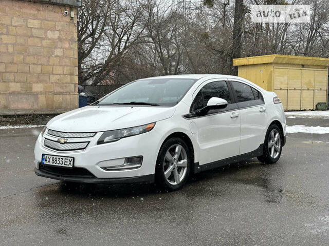 Белый Шевроле Вольт, объемом двигателя 1.4 л и пробегом 334 тыс. км за 9790 $, фото 1 на Automoto.ua