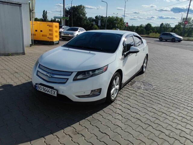 Белый Шевроле Вольт, объемом двигателя 1.4 л и пробегом 290 тыс. км за 8500 $, фото 1 на Automoto.ua