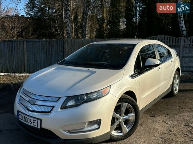 Белый Шевроле Вольт, объемом двигателя 1.4 л и пробегом 260 тыс. км за 10500 $, фото 1 на Automoto.ua