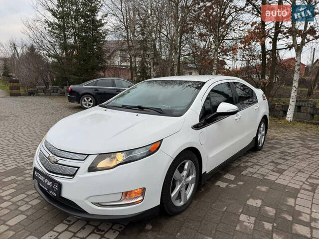 Белый Шевроле Вольт, объемом двигателя 1.4 л и пробегом 223 тыс. км за 7800 $, фото 1 на Automoto.ua