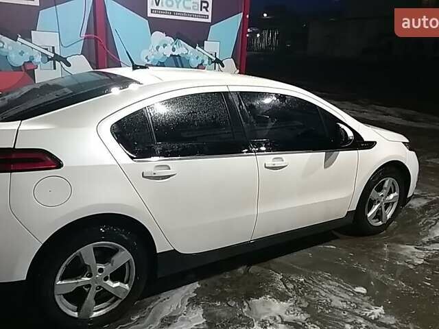 Белый Шевроле Вольт, объемом двигателя 1.4 л и пробегом 211 тыс. км за 9000 $, фото 1 на Automoto.ua