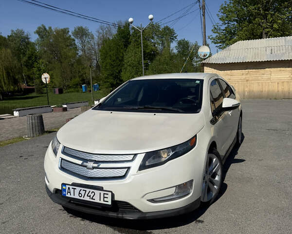 Белый Шевроле Вольт, объемом двигателя 1.4 л и пробегом 117 тыс. км за 11900 $, фото 1 на Automoto.ua