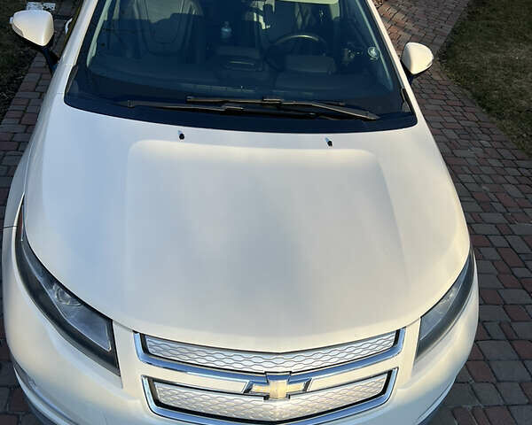 Шевроле Вольт 2013 в Киеве на Automoto.ua Белый Шевроле Вольт, объемом двигателя 1.4 л и пробегом 208 тыс. км за 11000 $, фото 1 на Automoto.ua