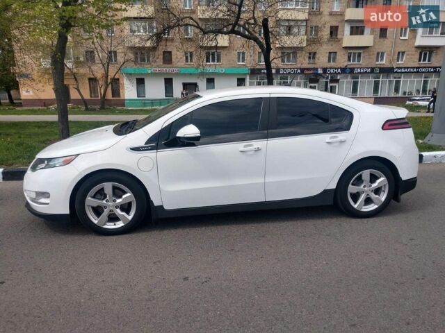Белый Шевроле Вольт, объемом двигателя 1.4 л и пробегом 137 тыс. км за 11500 $, фото 1 на Automoto.ua