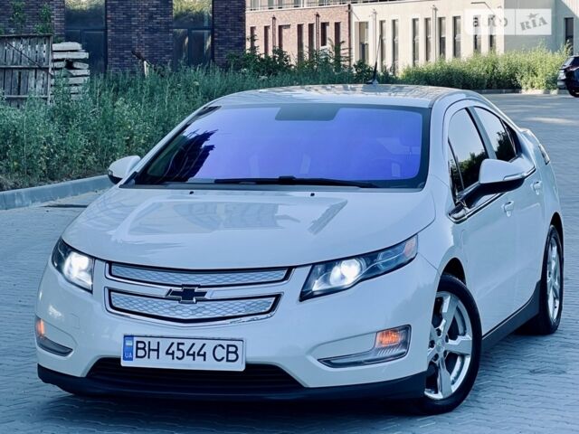 Білий Шевроле Вольт, об'ємом двигуна 1.4 л та пробігом 161 тис. км за 8800 $, фото 1 на Automoto.ua
