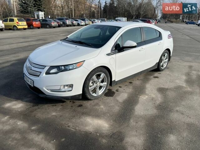 Белый Шевроле Вольт, объемом двигателя 1.4 л и пробегом 175 тыс. км за 11000 $, фото 1 на Automoto.ua