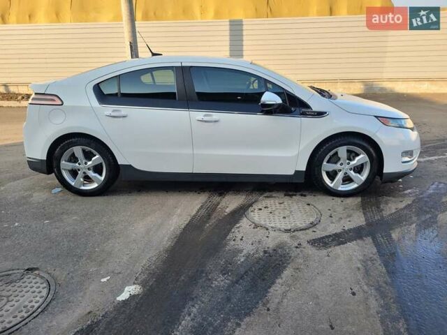 Белый Шевроле Вольт, объемом двигателя 1.4 л и пробегом 172 тыс. км за 10600 $, фото 1 на Automoto.ua