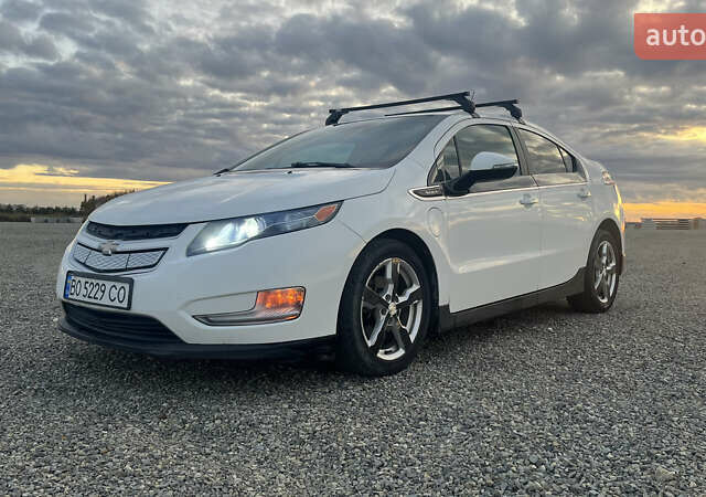 Белый Шевроле Вольт, объемом двигателя 1.4 л и пробегом 177 тыс. км за 8300 $, фото 1 на Automoto.ua
