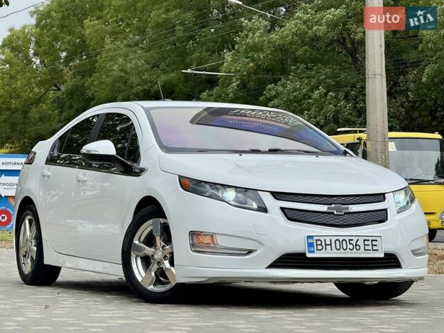Белый Шевроле Вольт, объемом двигателя 1.4 л и пробегом 85 тыс. км за 9999 $, фото 1 на Automoto.ua