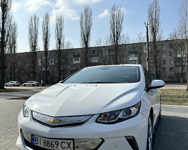 Белый Шевроле Вольт, объемом двигателя 1.49 л и пробегом 117 тыс. км за 15300 $, фото 1 на Automoto.ua
