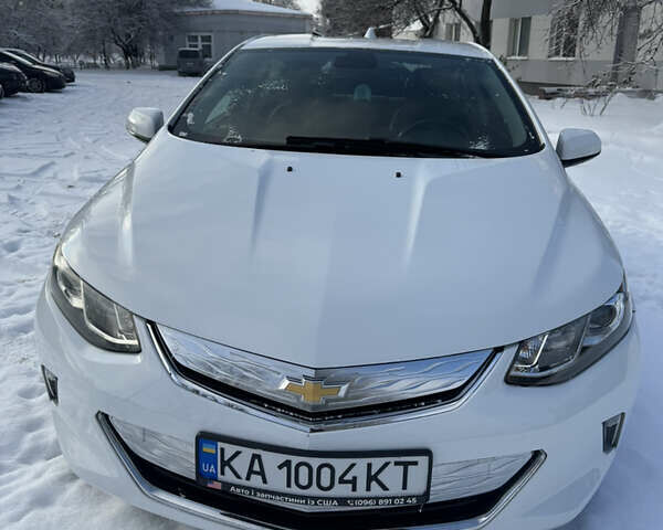 Белый Шевроле Вольт, объемом двигателя 1.49 л и пробегом 125 тыс. км за 15900 $, фото 1 на Automoto.ua