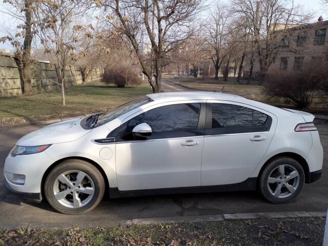 Шевроле Вольт 2013 в Кривом Роге на Automoto.ua Белый Шевроле Вольт, объемом двигателя 1.4 л и пробегом 215 тыс. км за 9000 $, фото 1 на Automoto.ua